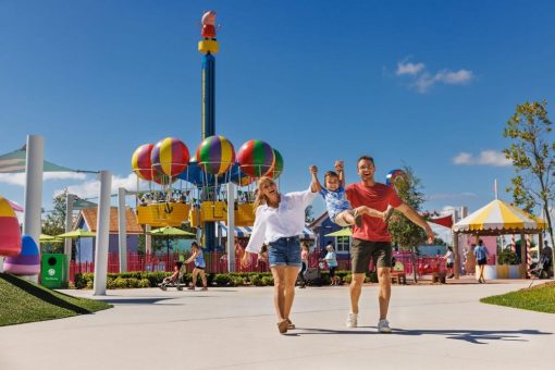 Sieben vielfältige Spielplätze im PEPPA PIG Park