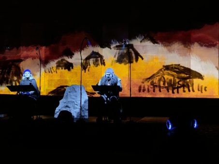 Wintertheater im Klosterhof: Letzte Chance auf „Der Anfang war das Feuer“