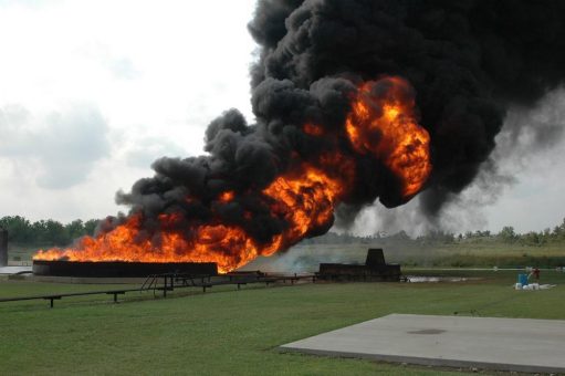 Hier muss alles stimmen: Brandschutz im Tank- und Gefahrgutlager