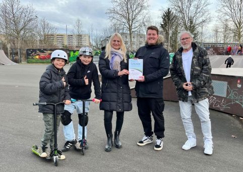 3 mal 1.111 Euro für junges Skaten, familiären Austausch und lehrreichen Bienengarten