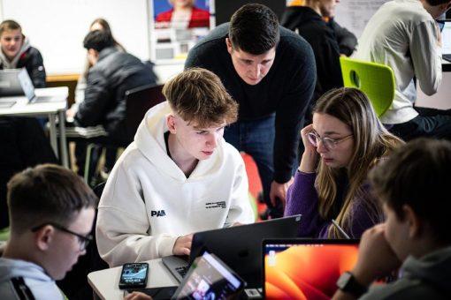 Angebot für Schulen: Unternehmerische IT-Bildung im Rahmen von Hackathon-Projekttagen vermitteln