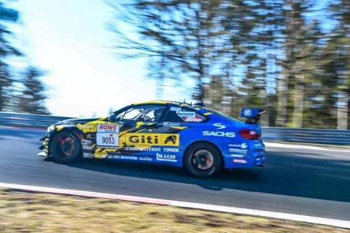 Gaspedal und Diversität: ZF Race Engineering unterstützt Rennteam „Girls Only!“