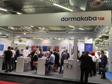SicherheitsExpo 2019: Zutrittslösungen von dormakaba rund um die Tür gefragt