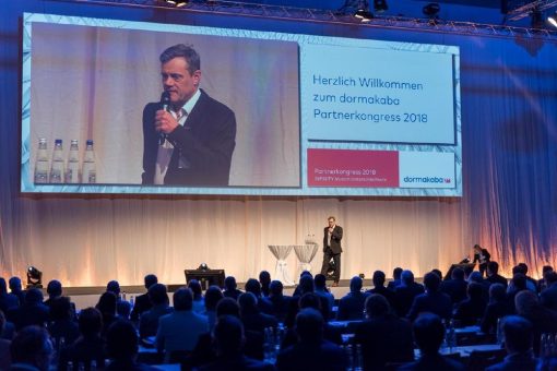 400 Teilnehmer beim Partnerkongress 2018 von dormakaba