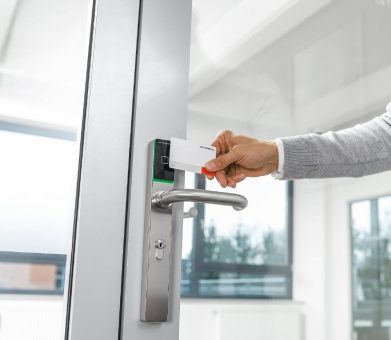Neue elektronische Beschlagslösungen von dormakaba – Design und Sicherheit an der Tür