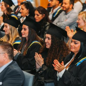 Jetzt online informieren: Berufsbegleitend zum MBA-Abschluss