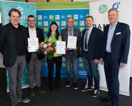 Wertschätzung für einen unverzichtbaren Job – SELLWERK, Das Örtliche und der Bayerische Fußball-Verband BFV sagen „Danke Schiri“