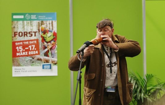 Hufgetrappel, Jagdhornklänge und Petri Heil locken zur Messe Erfurt