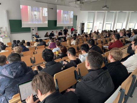225 Erstsemester feiern den Beginn ihres Studiums an der TH Lübeck