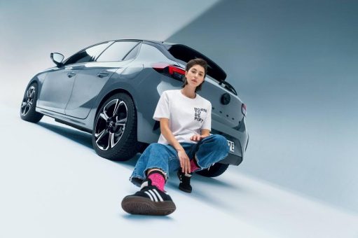 Jetzt online stöbern: Neuer Opel Collection Shop mit Mode und Accessoires im klaren, mutigen Opel-Style