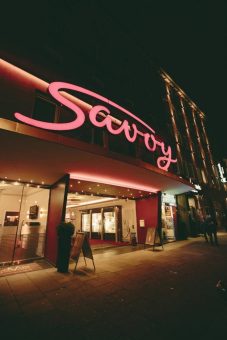 Das SAVOY Filmtheater in Hamburg zeigt DUNE: PART TWO in seltener 70mm-Projektion.