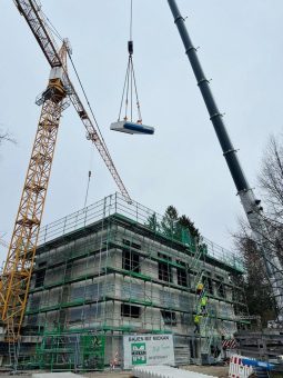 Richtfest für den Anbau der Marianne-Strauß-Klinik – planmäßiger Baufortschritt an der renommierten Klinik für Multiple Sklerose in Bayern