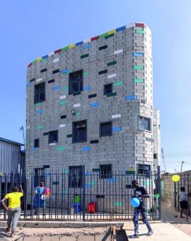 Schuleröffnung in kenianischem Slum: Erste PERI Schule bietet Zukunftschancen