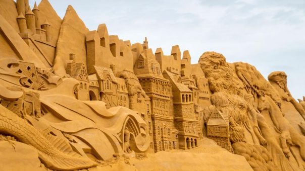 Ritter und Könige aus Sand: Sandskulpturenfestival an der dänischen Nordsee