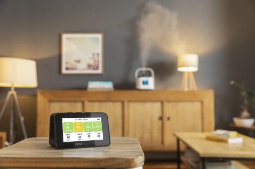 Für Schulen, das Zuhause und das Büro: Überwachung der Luftqualität in Corona-Zeiten unverzichtbar: Der neue DESI® Monitor aus dem Hause Herrmann