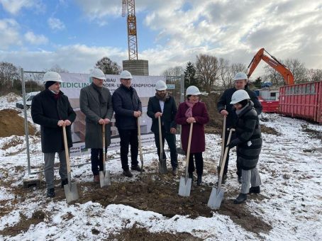 MEDICLIN Müritz-Klinikum: Spatenstich für den Neubau der Kinder- und Jugendpsychiatrie in Röbel