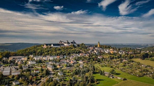 Veranstaltungsreihe internationaler Künstler feiert am 8. Mai 2024 ihre Premiere auf Schloss Augustusburg