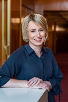 Lydia Schubert bis 2031 als Verwaltungsdirektorin bestätigt