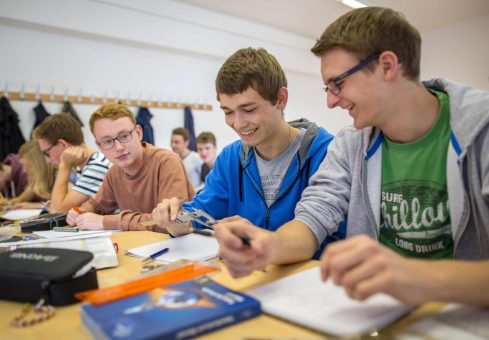 „Studienstart – flexibel“: TU Ilmenau bietet eigenes Studienmodell und Unterstützung für individuellen Studieneinstieg