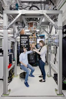 IBM entwickelt ersten universell einsetzbaren Quantencomputer für Unternehmen und Wissenschaft
