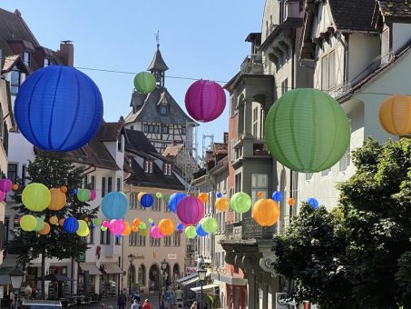 NEU in Konstanz: Bunte Lampions in der Innenstadt
