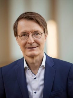Karl Lauterbach: Gesundheitswesen in der Warteschleife der Staatsmedizin