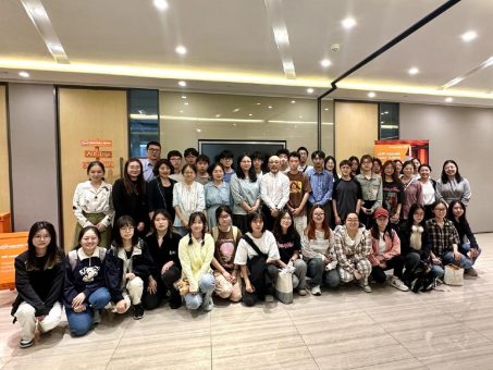 Gebrüder Weiss kooperiert mit der Shanghai Maritime University in China