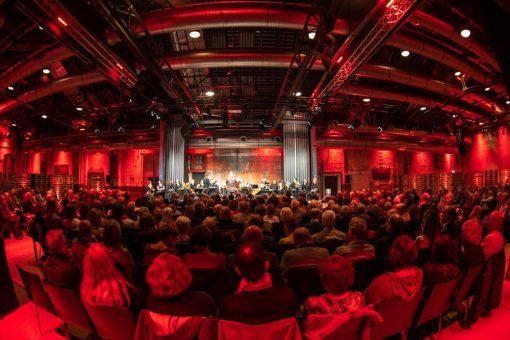 Eine Kantate für die Himmelsburg – Hin und weg! im Wizemann