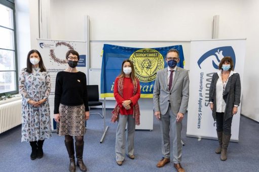 Soroptimisten Club verleiht der Hochschule Worms Menschenrechtstafel