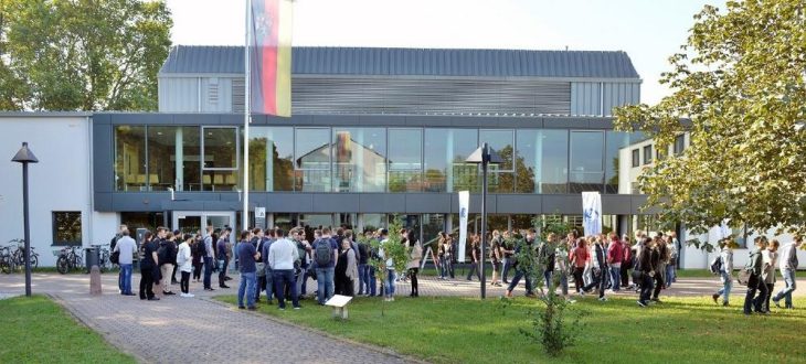 13. Hochschulkontaktmesse „Karriere“ brilliert mit Ausstellervielfalt