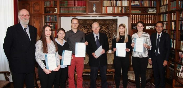 Stiftung Haus Wienemann verleiht Semesterpreis Wirtschaftsethik