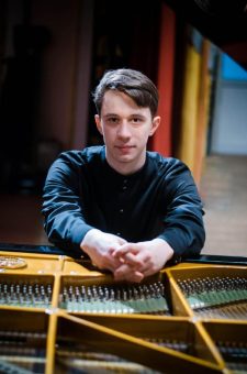 Anton Drozd spielt Werke von Chopin