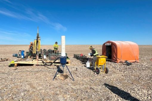 American West Metals erbohrt hochgradige Kupfervererzung nahe der Oberfläche
