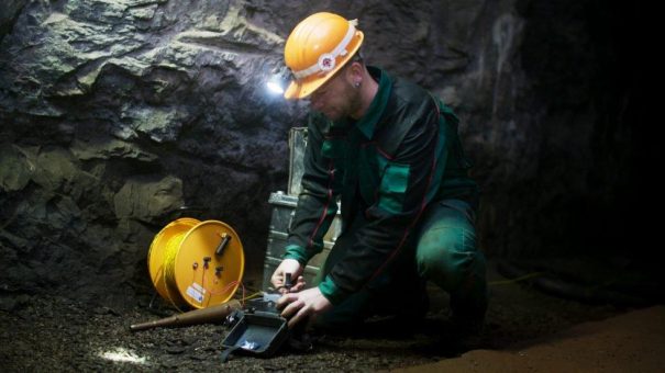 First Tin schützt sich durch Währungstausch vor der extremen Volatilität der Devisenmärkte
