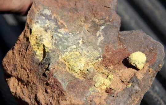 Searchlight bestätigt starke Oberflächenradioaktivität auf Uranziel South Kulyk Lake