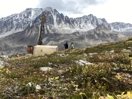 Nova Minerals: Studie bestätigt 15 Jahre Goldproduktion auf Korbel