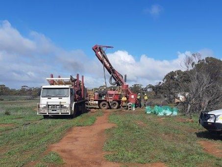 Askari Metals: LCT-Pegmatit mit 817 ppm Li2O auf Barrow Creek bestätigt
