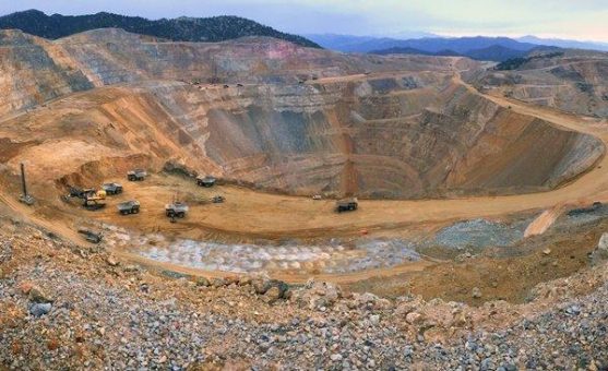 Goldproduzent Kinross steigert Cashflow und Gewinn drastisch