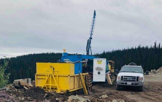 Blue Lagoon: Bis zu 41,86 g/t Gold in Adersystem Boulder erbohrt!