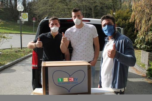 1-2-3.tv spendet 10.000 Atemschutzmasken an Seniorenheime des Bayerischen Roten Kreuz