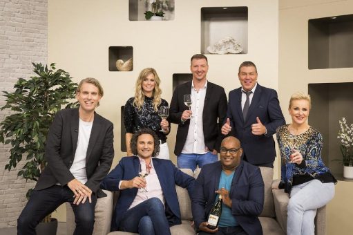1-2-3.tv feiert Premiere seines neu gestalteten TV-Studios
