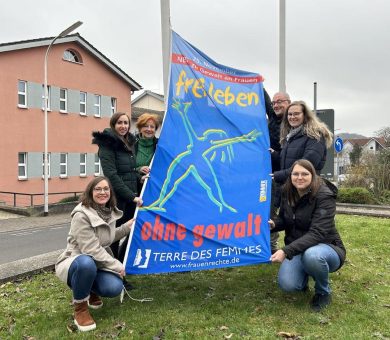 Flagge zeigen gegen Gewalt an Frauen