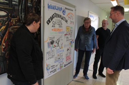 Dr. Mischak: „Gerade in Krisenzeiten müssen wir für unsere demokratischen Strukturen eintreten“