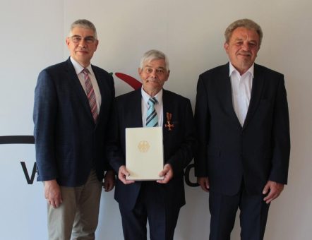 Gerhard Wettlaufer erhält Bundesverdienstkreuz