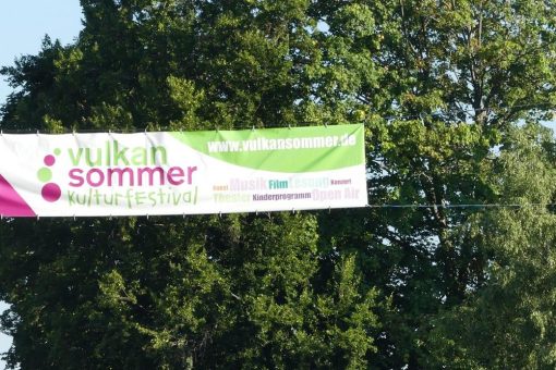 Kino im Schwimmbad, Kultur im Burghof, Konzerte im Steinbruch Vulkansommer Kulturfestival soll stattfinden – Aufruf zum Mitmachen