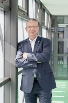 Wiedergewählt: Prof. Dr.-Ing. Hans-Joachim Schmidt bleibt Präsident der Hochschule  Kaiserslautern