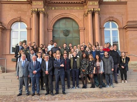 Studiengang Wirtschaft und Recht erfolgreich gestartet