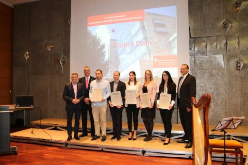 Kreissparkassen-Stiftung zeichnet Absolventinnen und Absolventen der Hochschule Kaiserslautern aus