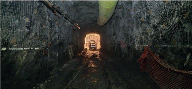 Aktuelle Entwicklungen am Standort der Mine Madsen: Verbindungsstollen zu 50 % fertiggestellt, Vorbrechanlage in Betrieb genommen, Errichtung des Camps im Gange