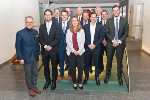 Preisverleihung REHAU Preis Wirtschaft 2017: REHAU BELOHNT FÜNF HERVORRAGENDE MASTERARBEITEN